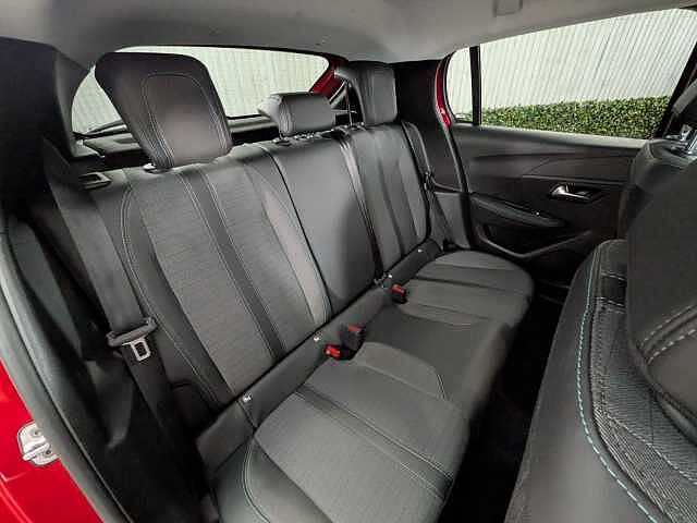 Peugeot 208 1.2 PureTech Allure Premium + EAT Euro 6 (s/s) 5dr Red
