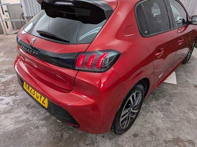 Peugeot 208 1.2 PureTech Allure Premium + EAT Euro 6 (s/s) 5dr Red