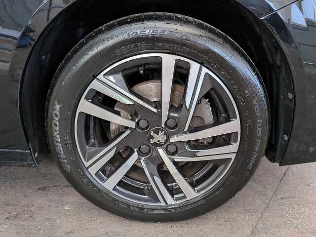 Peugeot 208 1.2 PureTech Allure Premium + Euro 6 (s/s) 5dr Black