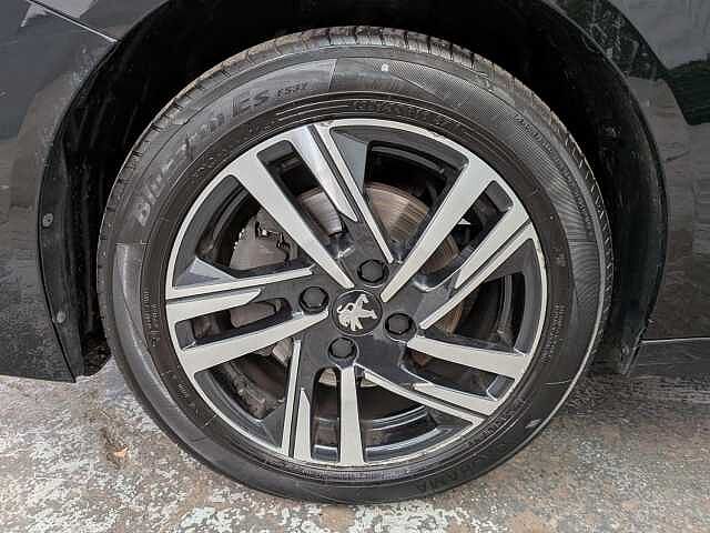 Peugeot 208 1.2 PureTech Allure Premium + Euro 6 (s/s) 5dr Black