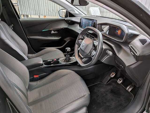 Peugeot 208 1.2 PureTech Allure Premium + Euro 6 (s/s) 5dr Black