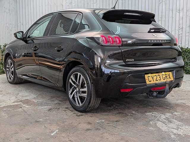 Peugeot 208 1.2 PureTech Allure Premium + Euro 6 (s/s) 5dr Black