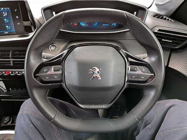 Peugeot 208 1.2 PureTech Allure Premium + Euro 6 (s/s) 5dr Black