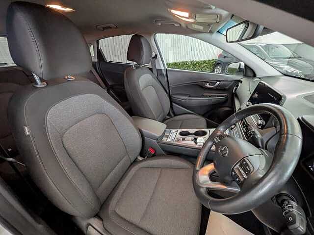 Hyundai KONA 39kWh Premium Auto 5dr (10.5kW Charger)