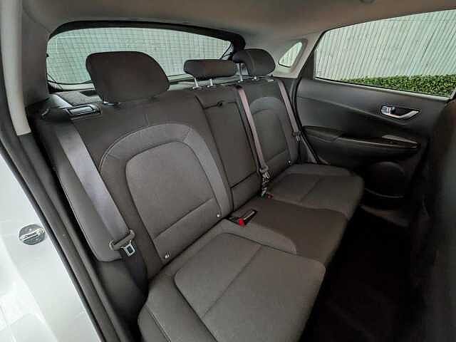 Hyundai KONA 39kWh Premium Auto 5dr (10.5kW Charger)