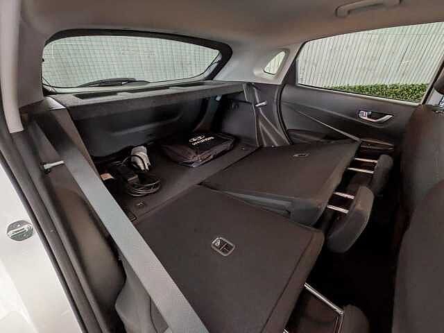 Hyundai KONA 39kWh Premium Auto 5dr (10.5kW Charger)