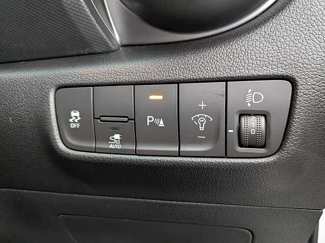 Hyundai KONA 39kWh Premium Auto 5dr (10.5kW Charger)
