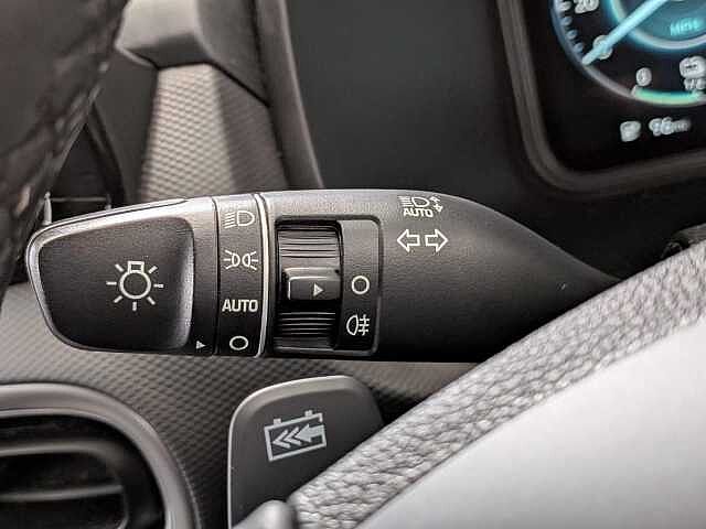 Hyundai KONA 39kWh Premium Auto 5dr (10.5kW Charger)