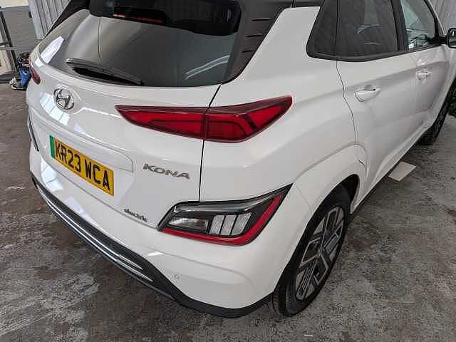 Hyundai KONA 39kWh Premium Auto 5dr (10.5kW Charger)