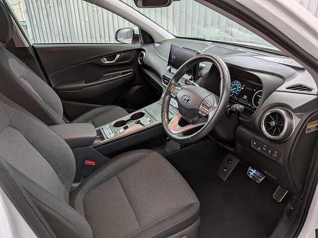 Hyundai KONA 39kWh Premium Auto 5dr (10.5kW Charger)